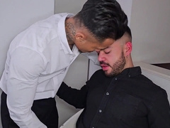 Moist office smash to down the pression [Trailer]