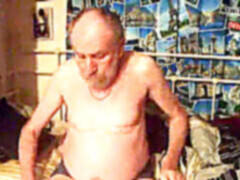 Windelhose im Bett voll gemacht