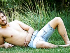 Texan hottie Tucker shoots a huge load here