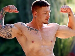 Oily hottie Jeremiah Cruz masturbates in a solo movie