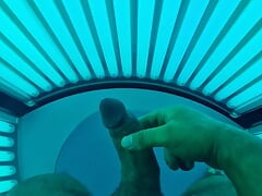 Cheeky Sole Sunbed Wank And Cum!💦