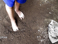 Digging with the feet