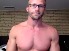 dilf showers on cam