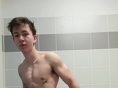 Love to jism in public places :)