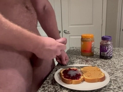 Dangled White Bodybuilder Makes a Jism Sandwich with Numerous Explosions