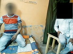 hum dono ne saath mein samne baith kar  lund ko muth maari ,We both sat together in front and masturbated my best friend