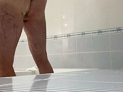 John masturbates while showing up his ass. Fills it up too.