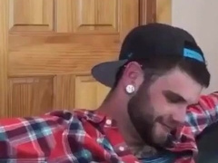 Straight Guy Gets Serviced by a Daddy123