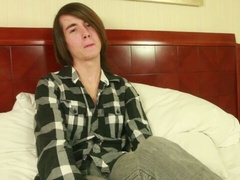 Illarion Kuznetson is jerking so so well on a bed