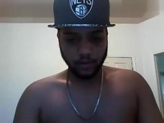 Thick Puerto Rican papi jerks his dick