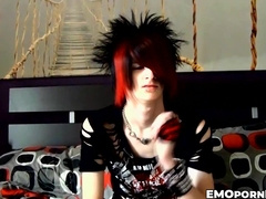 American emo dude Vayne Insanity delivers a great solo jerking session