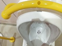 Urinal Pee 2