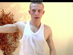 Exclusive Casting Flexing Brian Owen