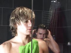 Shower cock sucking with horny gay boys