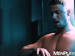 Massive BBC hunk Jason Vario dominates hunk Skyy Knox and breeds him