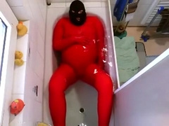 lycra zentai rot badewanne 3