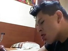 Flip floping latinos from Peru