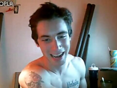 Eric Morning shows off his shredded physique and cums