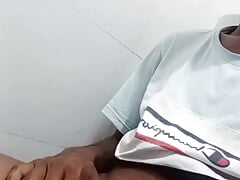 Bathroom me full sex video dekhe desi land ka