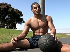 Black hottie Brett jerking his BBC on camera