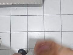 Uncut penis cum on Arbeit