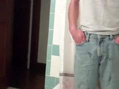 Hopeless Jeans urinate