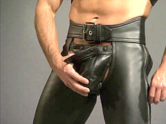 super-steamy muscle leathermen fuck