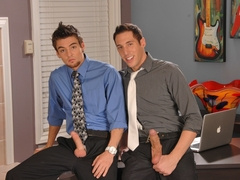 Horny office co-workers find time to hook up and share restless XXX