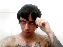 Loco goth boy