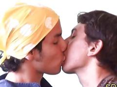 Gay twinks have bareback anal sex this afternoon