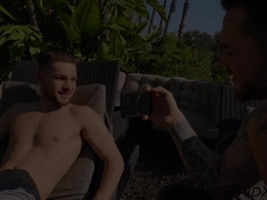 Rugged jocks released their hang over by rimming outdoor