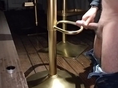 un baiat care sa masturbat un baiat care era la terasa fara sa al cunosca