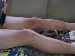 Muscoloso gay con cazzone, eiaculazione con pompino gay, gambe lunghe