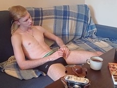 Vintage gay scene ends with a hot handjob and cumshot