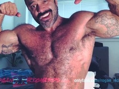 Why I'm the dominant king of all alpha muscle daddies - worship my huge muscles and big pecs!