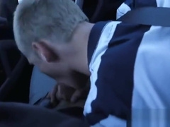 MAMANDO LA VERGA MIENTRAS MANJEJA