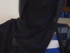 Steamy Crossdresser Use Nikaq