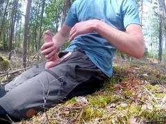 exhibitionist loves getting covered in cum outdoors in gay action