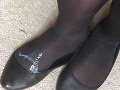 Cum on black pantyhose and ballet-flats