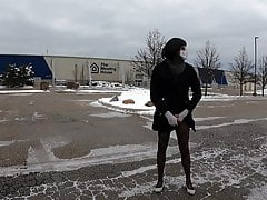 Quick Public Pee In Pink Chastity