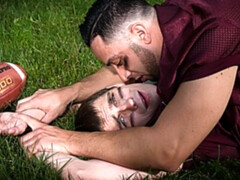 Armond Rizzo moaning under DILF hottie Hugh Hunter