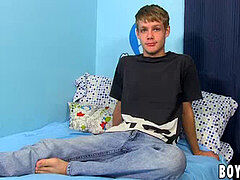 homosexual beauty Anthony Evans shares with admirers before solo jack