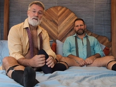 2 Fur covered Daddys in couch afterwork - Seattle gets bred