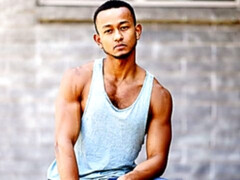 Black-skinned dude Apollo Parker jerking his BBC on camera
