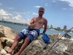 Calhoun Sawyer wanking off in Miami!