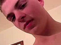 Solo hottie with a pretty face fingering and cumming too