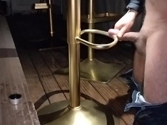 un baiat care sa masturbat un baiat care era la terasa fara sa al cunosca