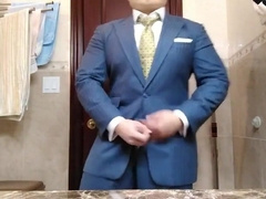 Str8 daddy jerking off in suit 4