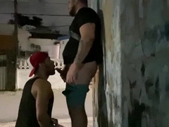 Meu amigo ficou com tesao e foi pau dentro ali mesmo