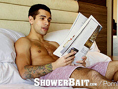 ShowerBait hetero Ty Mitchell shower plowed by gay mate